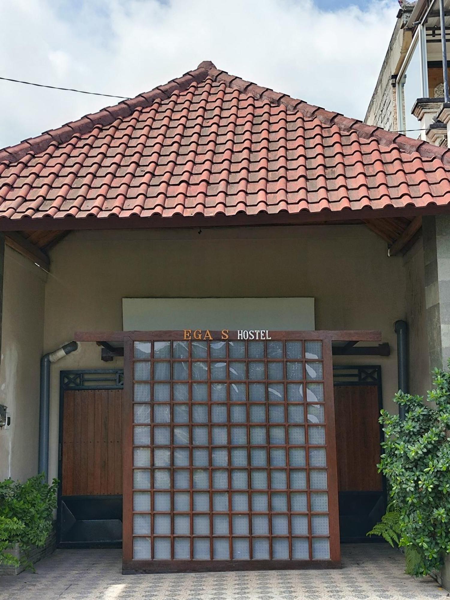 Ega S Hostel Batununggul Exterior photo